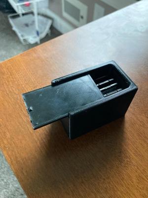 Sd card holder with lid