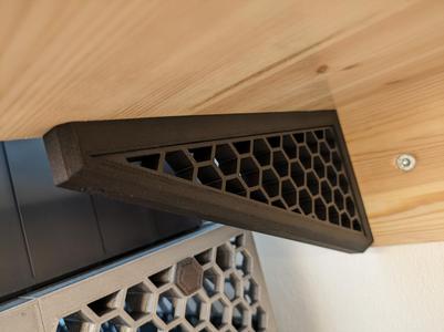 Shelf support