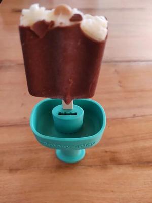 Ice cream handle - Improved drainage (no holes & no need for cap)   