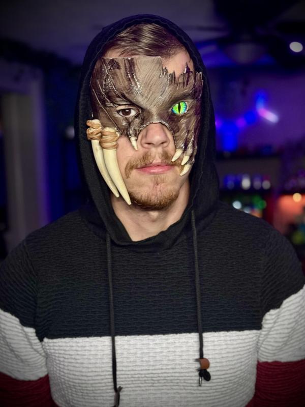 The witch hunter's mask