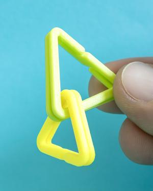 EZPZ Keyring Triangle 25mm and 32mm // Keychain Ring