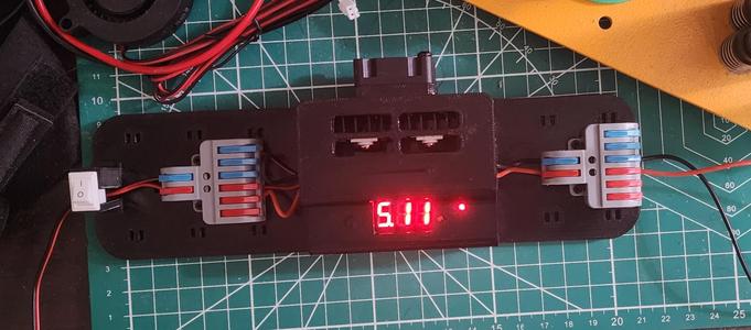 XL4016 buck converter case with fan and DIN mount