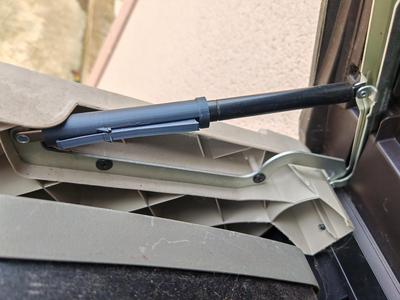 Keter garden box latch