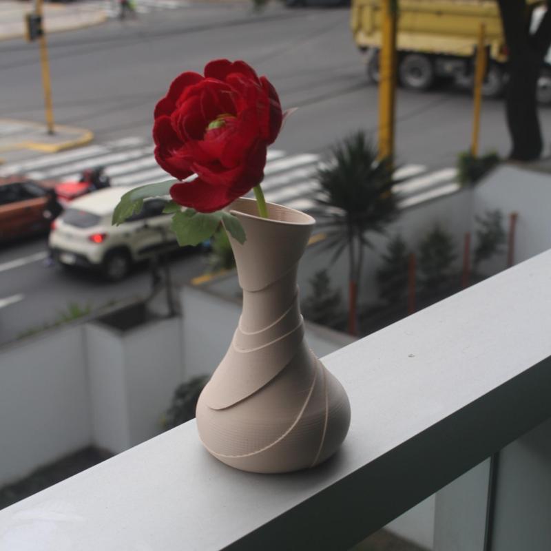 Vase  | Jarrón Camelia