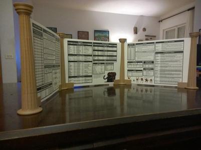 Page/RPG screen holder - Greek Column