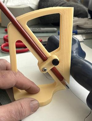 Outline Contour Tracing Aid