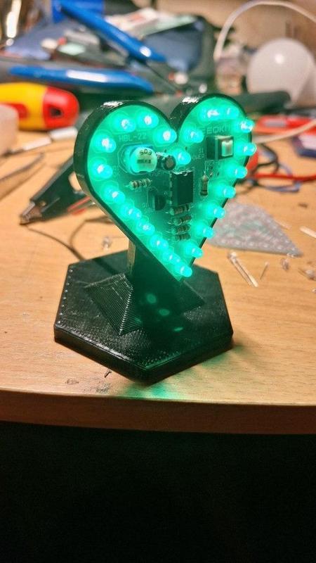 Simple stand for DIY LED heart kit