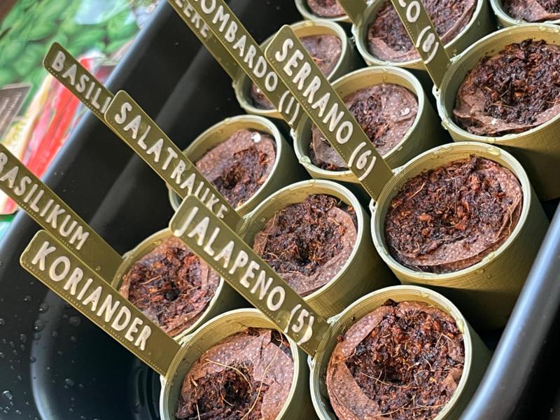 Organizer Seed Starter Soil Pods Plugs for Vegetable Seedling Signs / Cocos Pods / Plant Sign Tag