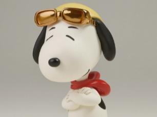 Snoopy with Glass - figure