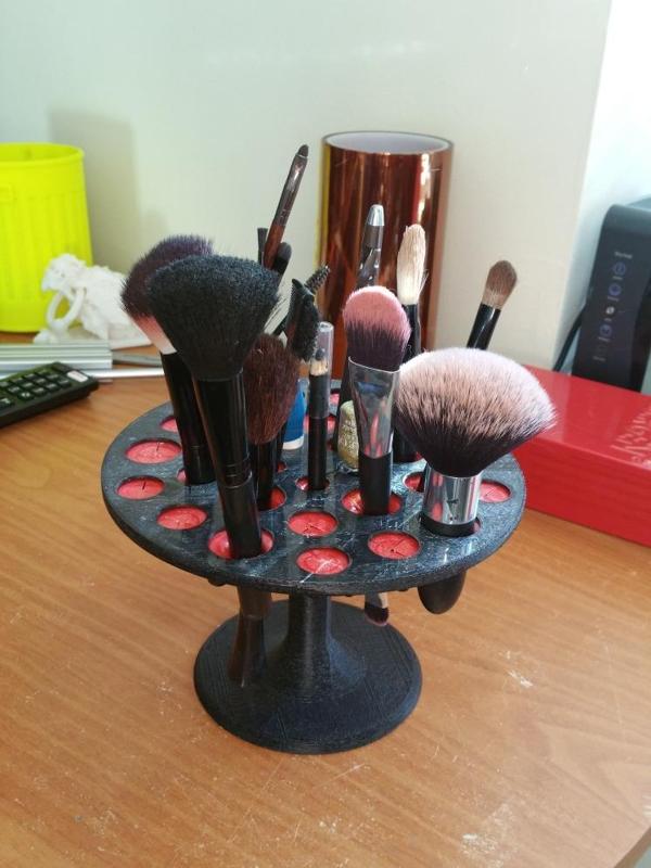 Makeup brushes organiser V2