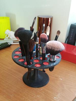 Makeup brushes organiser V2