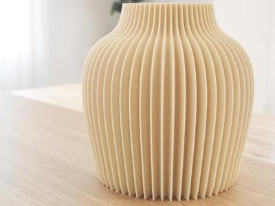Japandi modern spiky vase