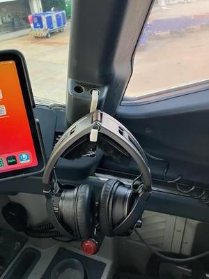 Airplane Cockpit Headset Mount