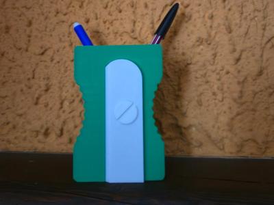Pen holder