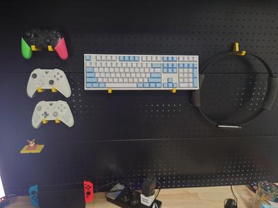 Multi-purpose hooks (for pegboards with round holes)