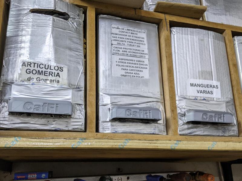 Handle for cardboard boxes