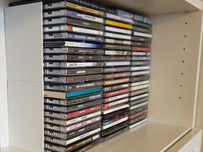 Simple stackable CD rack