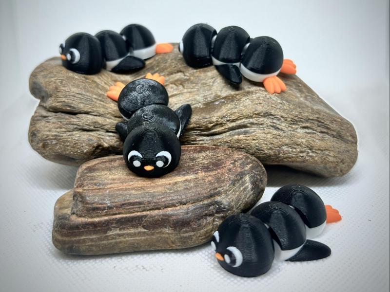 Cute Articulated Baby Penguin 