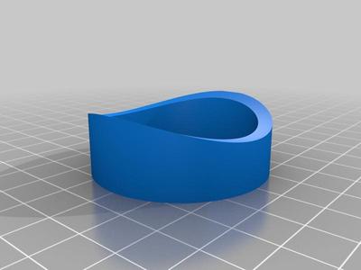 Hydroponic basket spacer