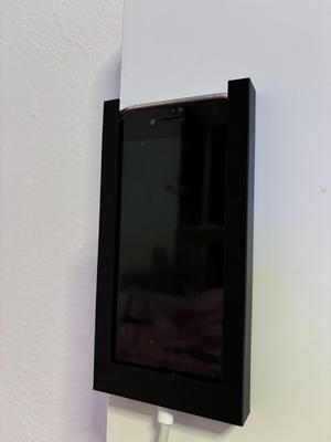 iPhone SE holder