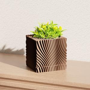 Planter with dripping tray