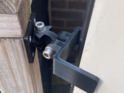 Door catch