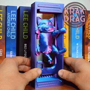 Hanging Cat: Adjustable Book Nook