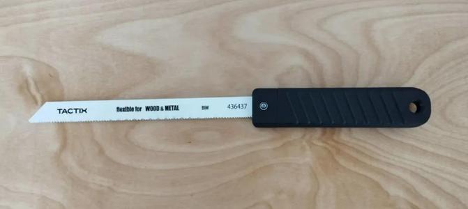 Simple handle for reciprocating saw blades MK1   
