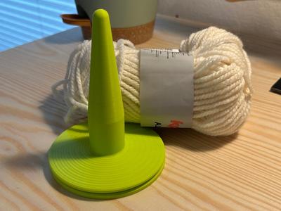 Rotating Yarn Spool Holder