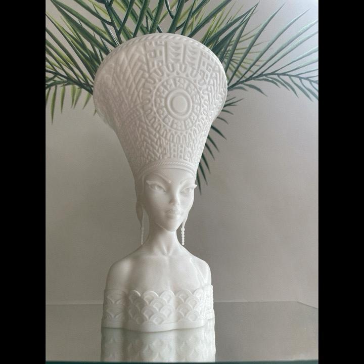QUEEN WAKANDA PLANTER (NO SUPPORTS /NO RAFTS)