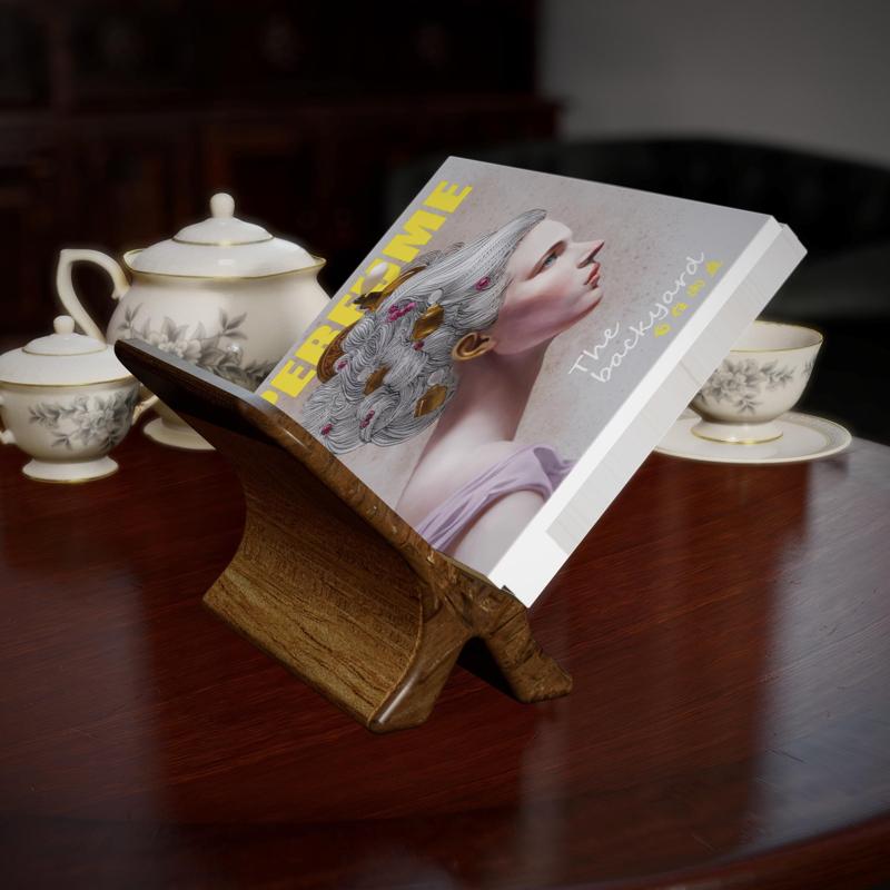 WOODEN MAGAZINE RACK