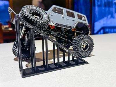 1/24 scale articulation test ramp with scale