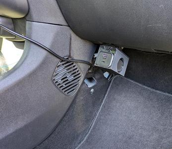Socket mount for the Toyota Aygo 1.0 and the  UGREEN Power Supply