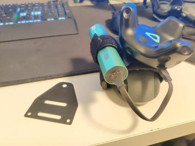 VR tracker battery mount