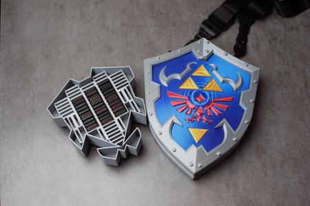 XL Hylian Shield Nintendo Switch Cartridge Case