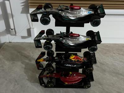 BBURAGO CAR F1 STAND 1:43