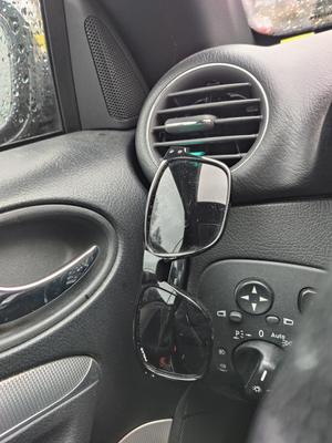 Sunglass Clip for your cars air vent