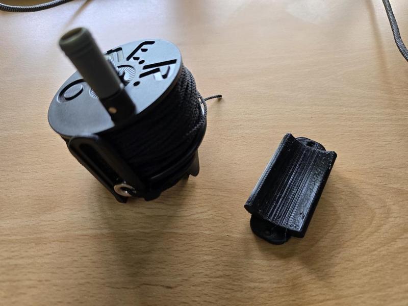 Reel Holder for Pneumatic Speargun