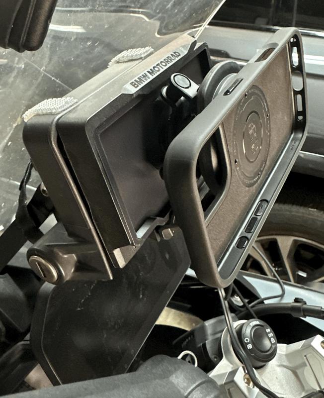 Quadlock adapter for BMW Connected Ride Cradle
