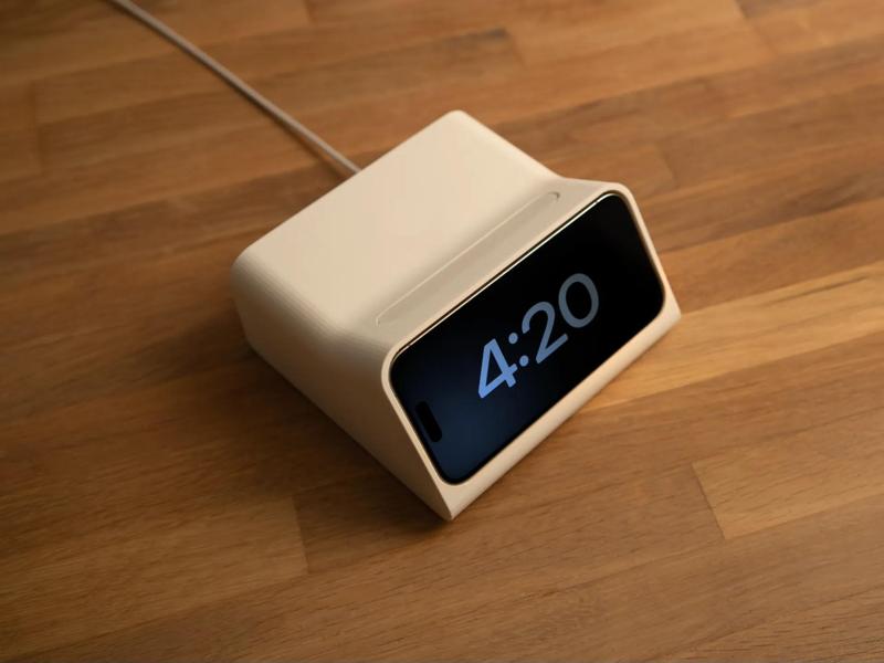 iPhone 14 Standby Mode Dock (by Scott Yu-Jan & OVERWERK)