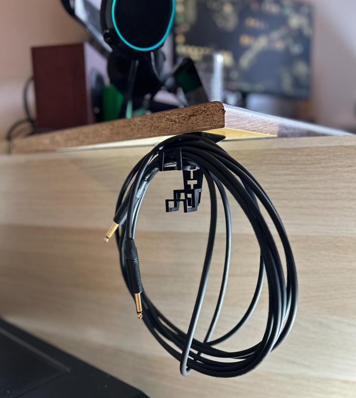 Desk cable hanger