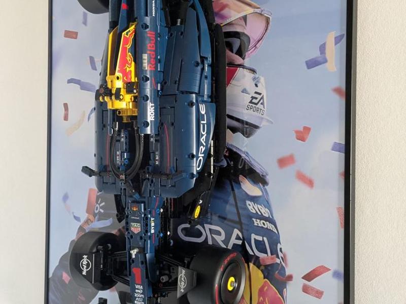 Support mural Technic F1 Red Bull RB20 42206