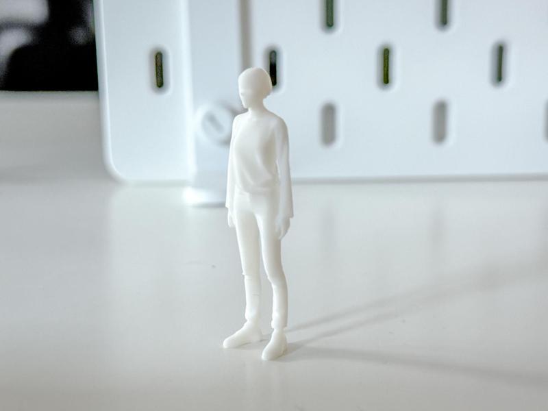 Miniature Standing Woman for your Diorama