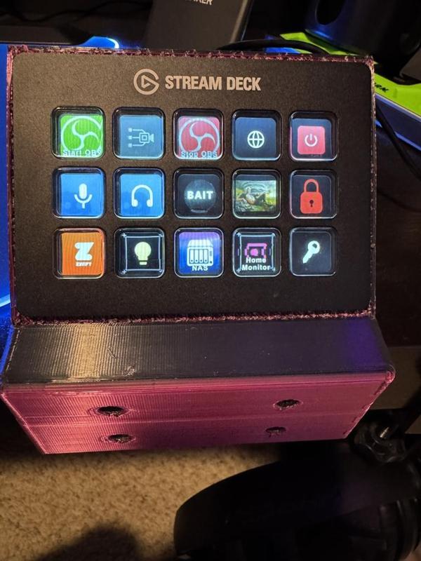 Stream Deck Mk. 2 [Remix +Cable Channel]