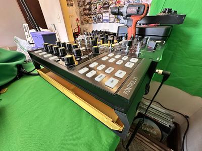 NI Traktor Kontrol X1 / X1 MK2 / F1 / Z1 Stand / Cover/ Case