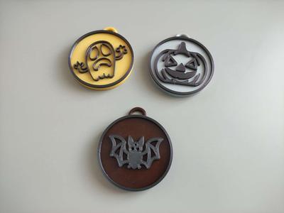 Halloween medal