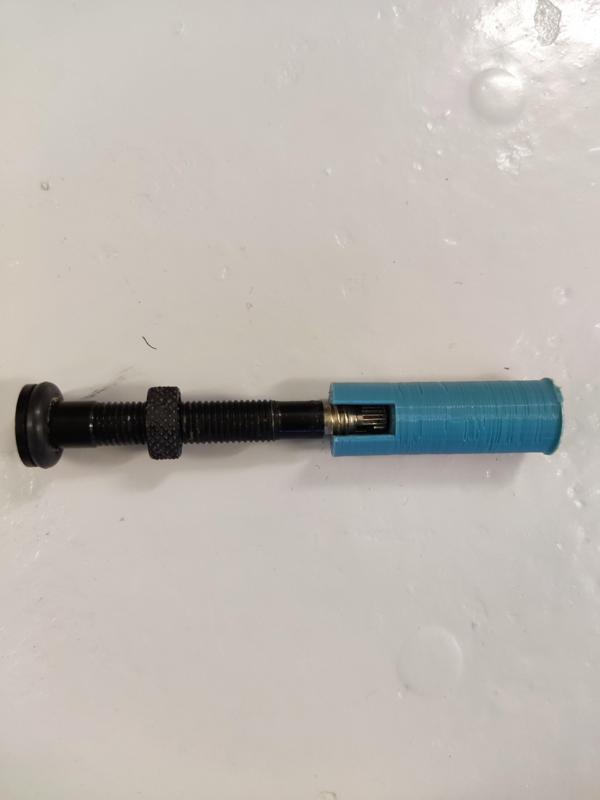 Presta valve core removal tool