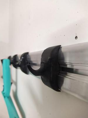 Wandhacken für Alfer coaxis-Schiene