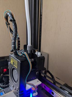 Kingroon KP3s Filiment guide and tube holder