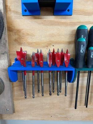 Spade bit holder